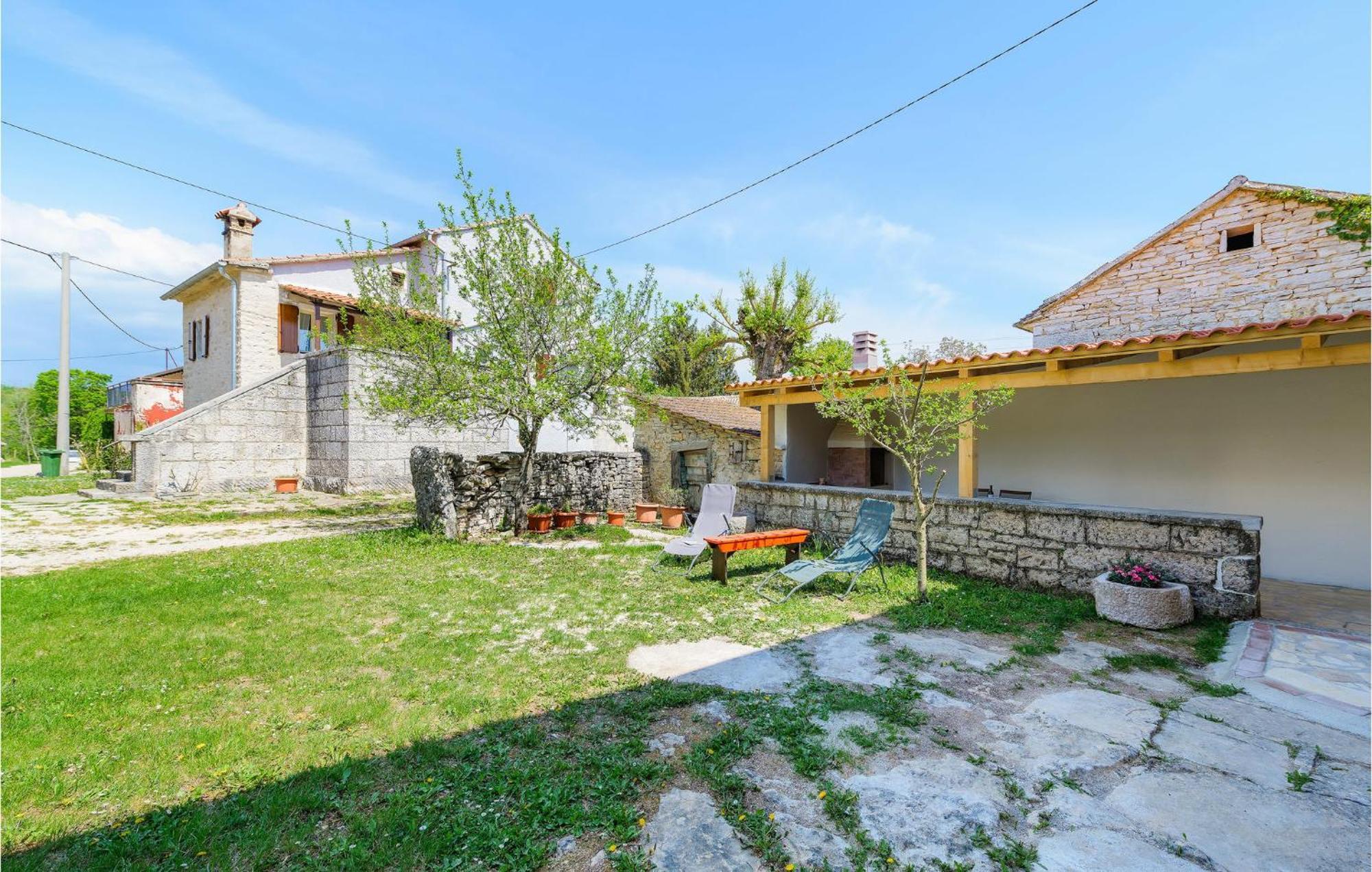 Cozy In With House A Panoramic View Pazin
